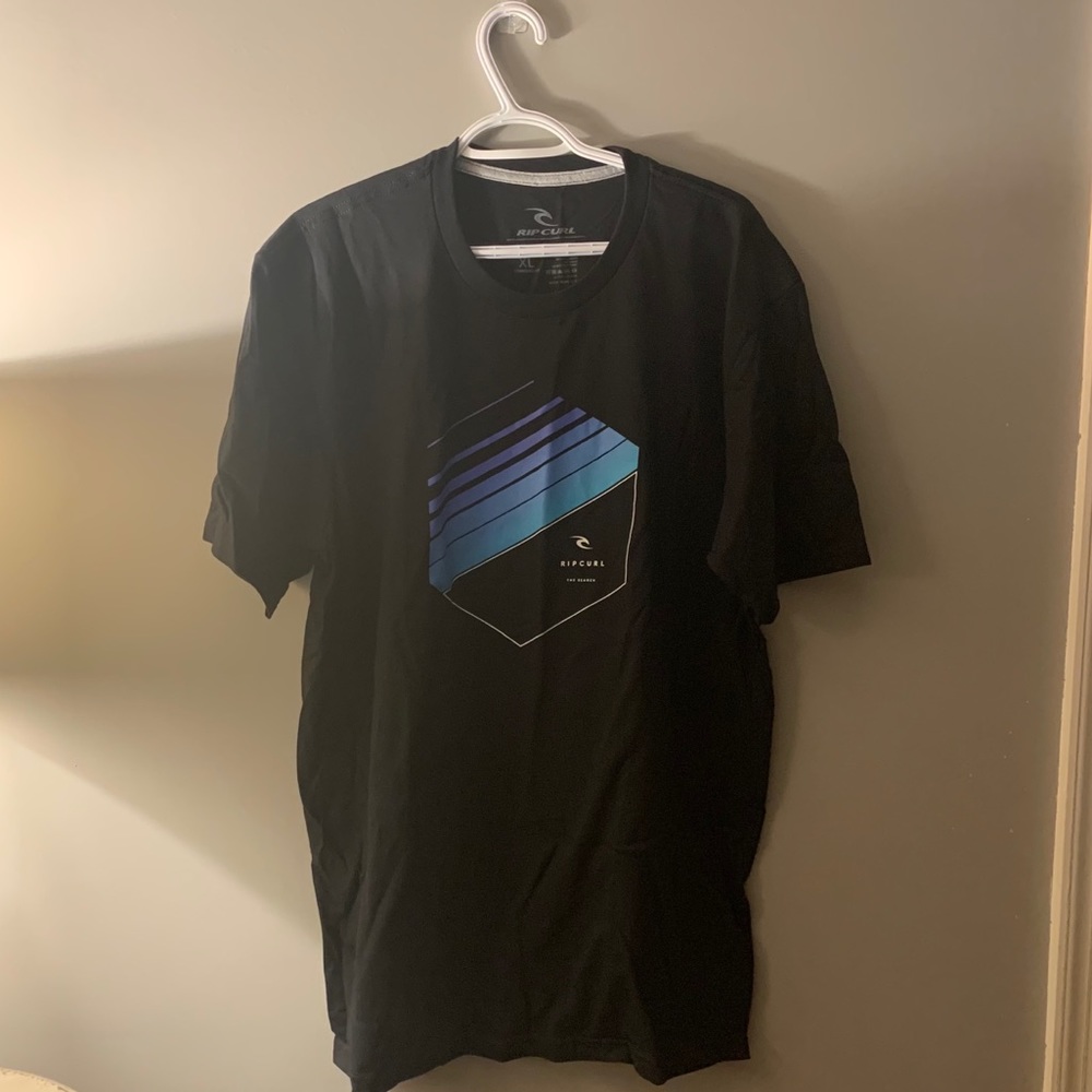 NWOT Rip Curl XL Standard Fit Black T-shirt